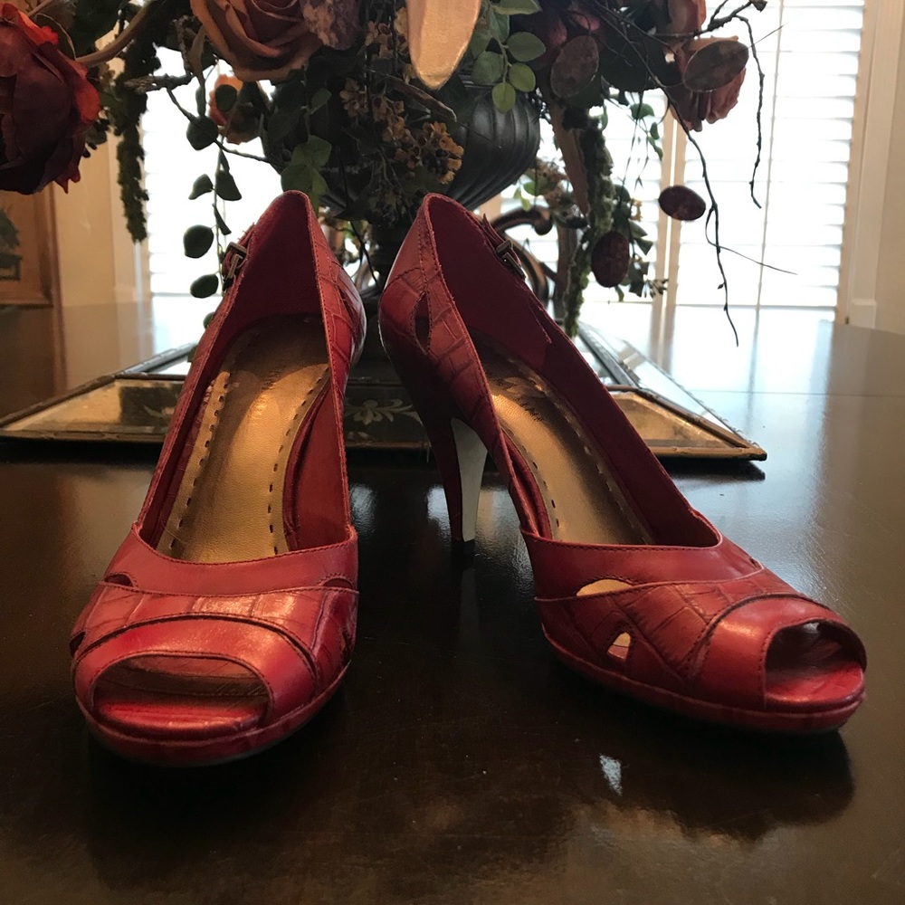 ~Sold eBay~ Gianni Bini Peep Toe Heels